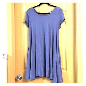 Flowy and comfy dress w/cute back design & pockets